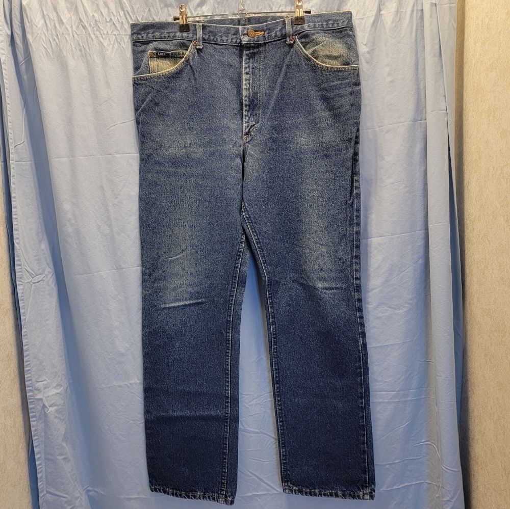 Vintage Men's Lee Jeans Size 38x32 Color Blue